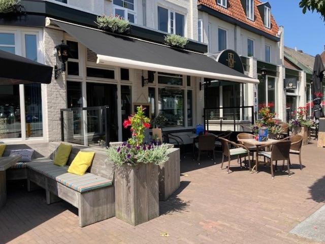 Boutique Hotel De Valk Valkenswaard Exteriör bild