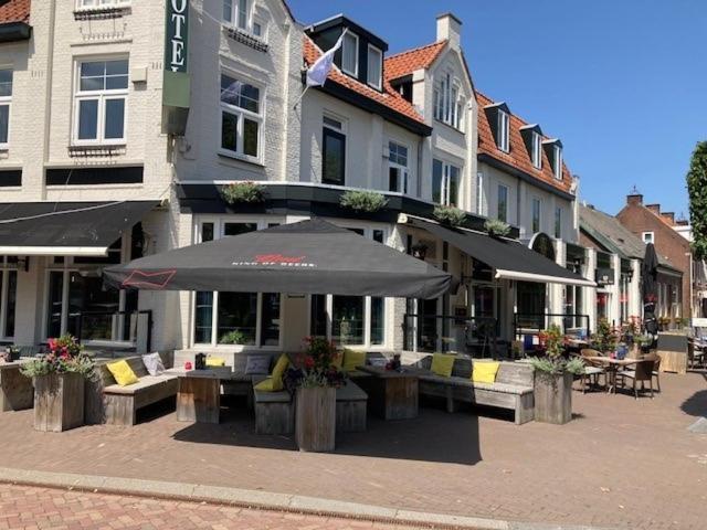 Boutique Hotel De Valk Valkenswaard Exteriör bild