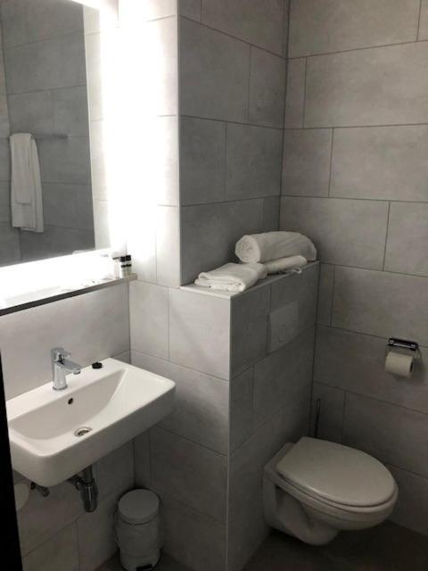 Boutique Hotel De Valk Valkenswaard Exteriör bild