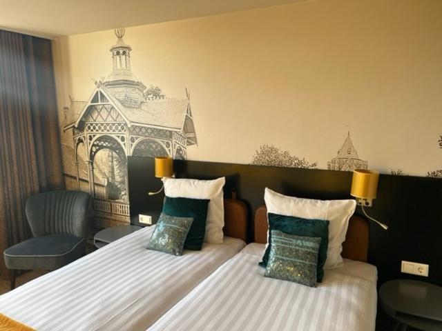 Boutique Hotel De Valk Valkenswaard Exteriör bild